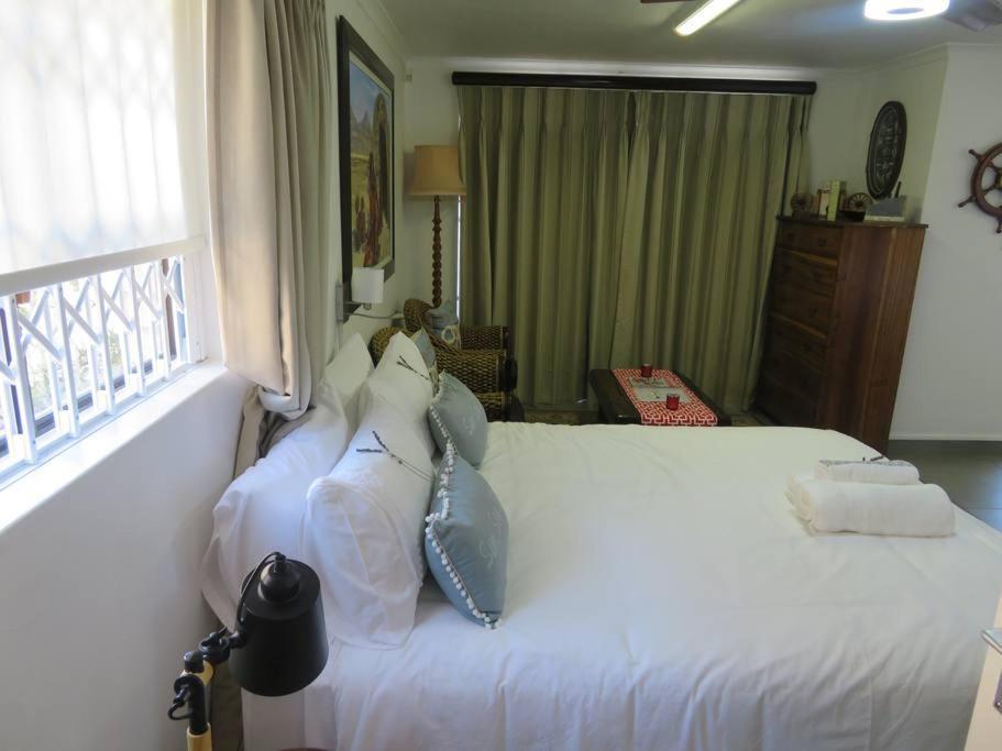 Dawn'S Place Hermanus Bagian luar foto